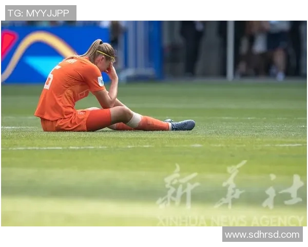 荷兰足球队小脏辫球星的独特魅力与场上表现全解析 荷兰足球队小脏辫球星的独特魅力与场上表现全解析